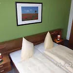 Garni Am Thueringer Klosstheater מלון