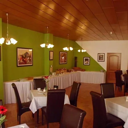 Garni Am Thueringer Klosstheater Friedrichroda