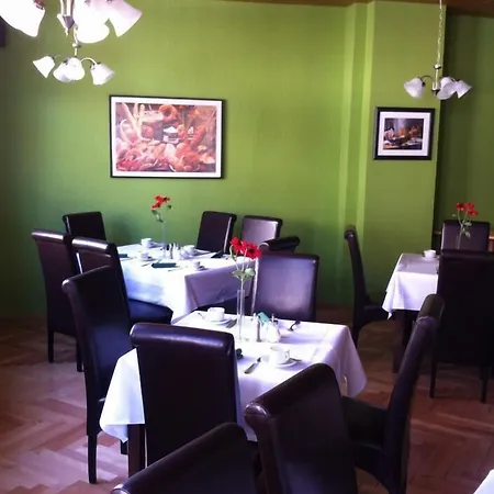 Hotel Garni Am Thueringer Klosstheater 3*